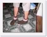 100_0153 * ein paar tolle Socken als Geschenck fuer Benjamin * 612 x 462 * (69KB)